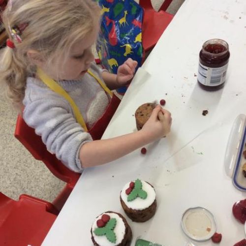 We made Christmas cakes!